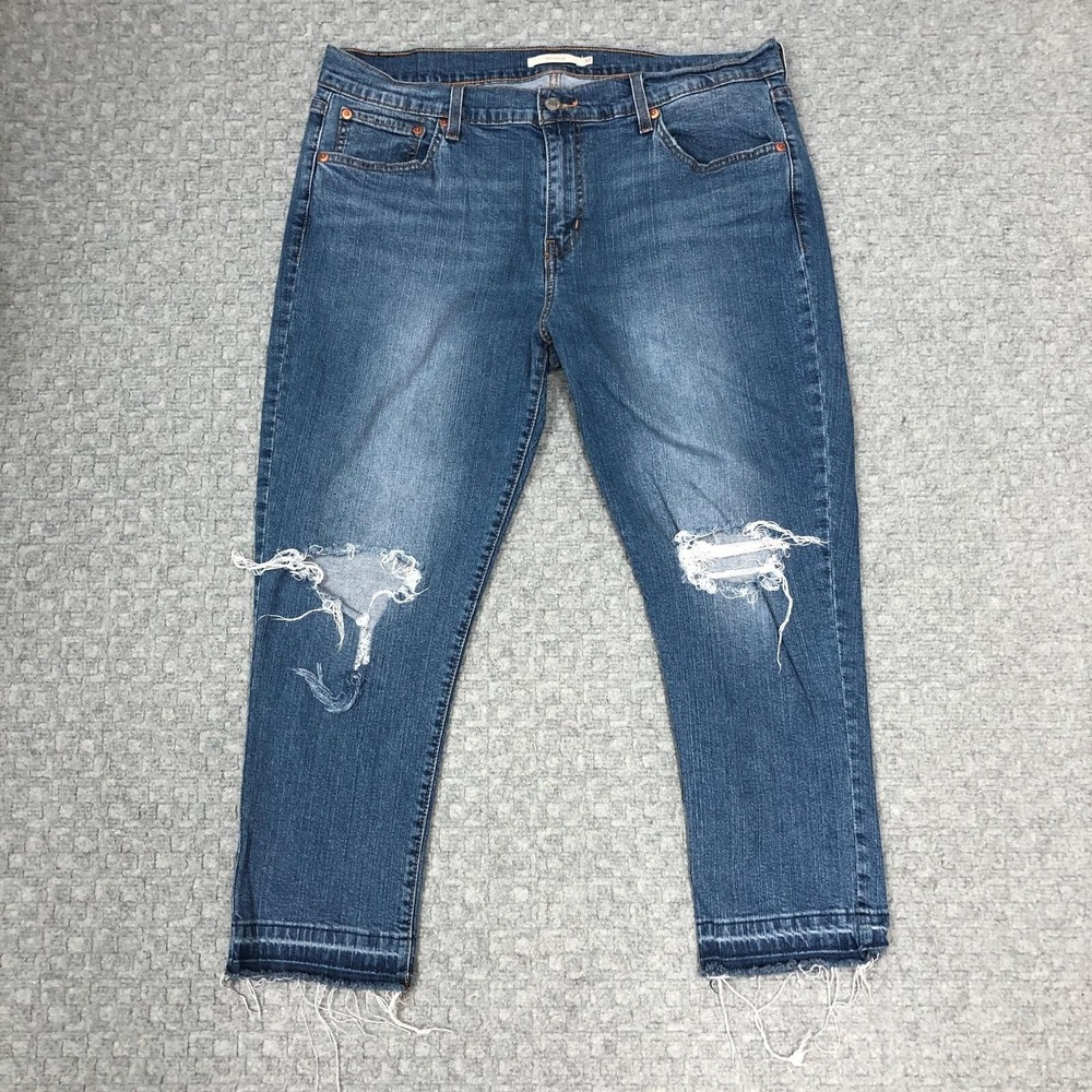 Levis Boyfriend Relaxed Jeans Womens 32 Blue Distressed Raw Hem Cropped Denim